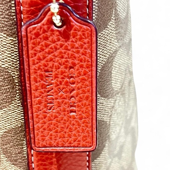 Coach - Picture 5 of 12